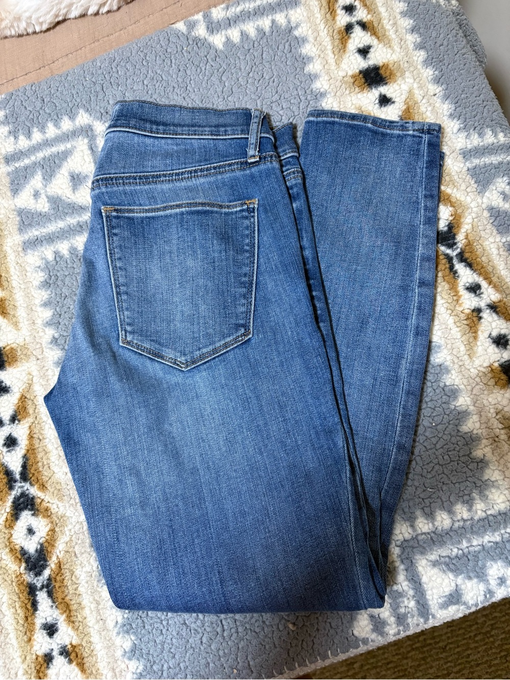 GAP Straight Leg Women's Jeans - Medium Blue Wash